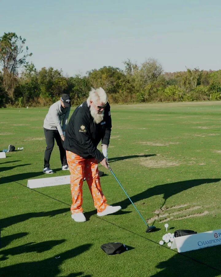 Opmerkelijke warm -up van John Daly