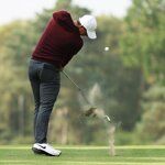 Rory McIlroy breekt een club, maar scoort -5